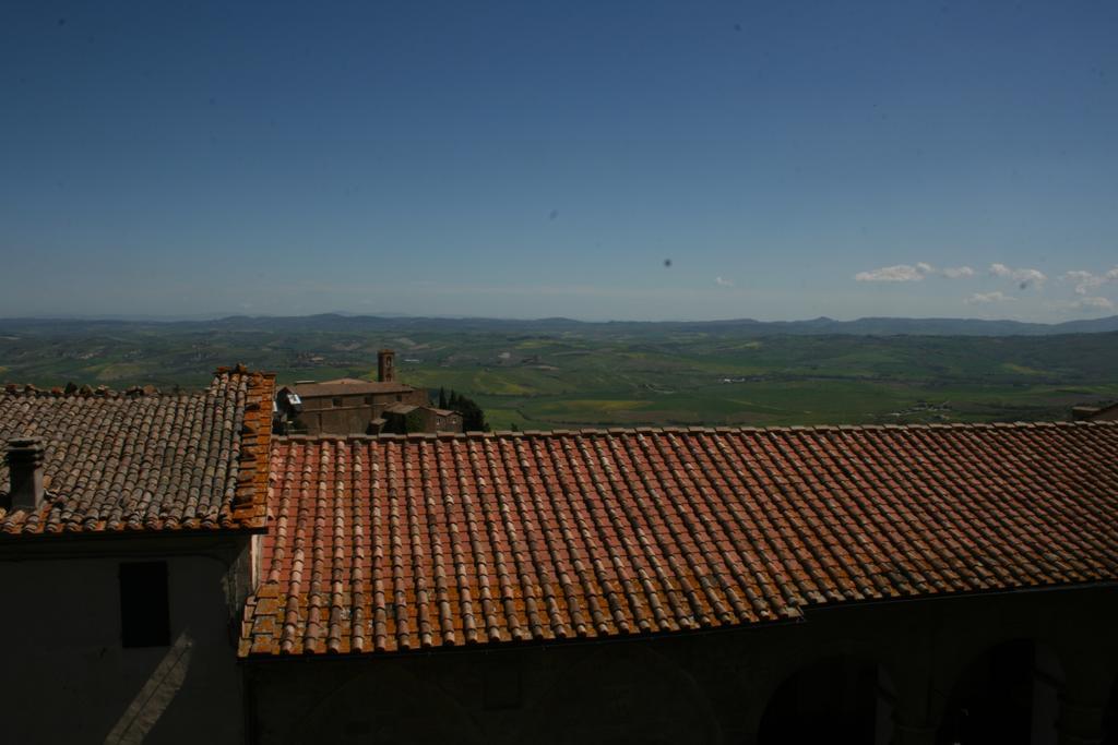 Scalette Di Piazza B&B Монтальчино Экстерьер фото