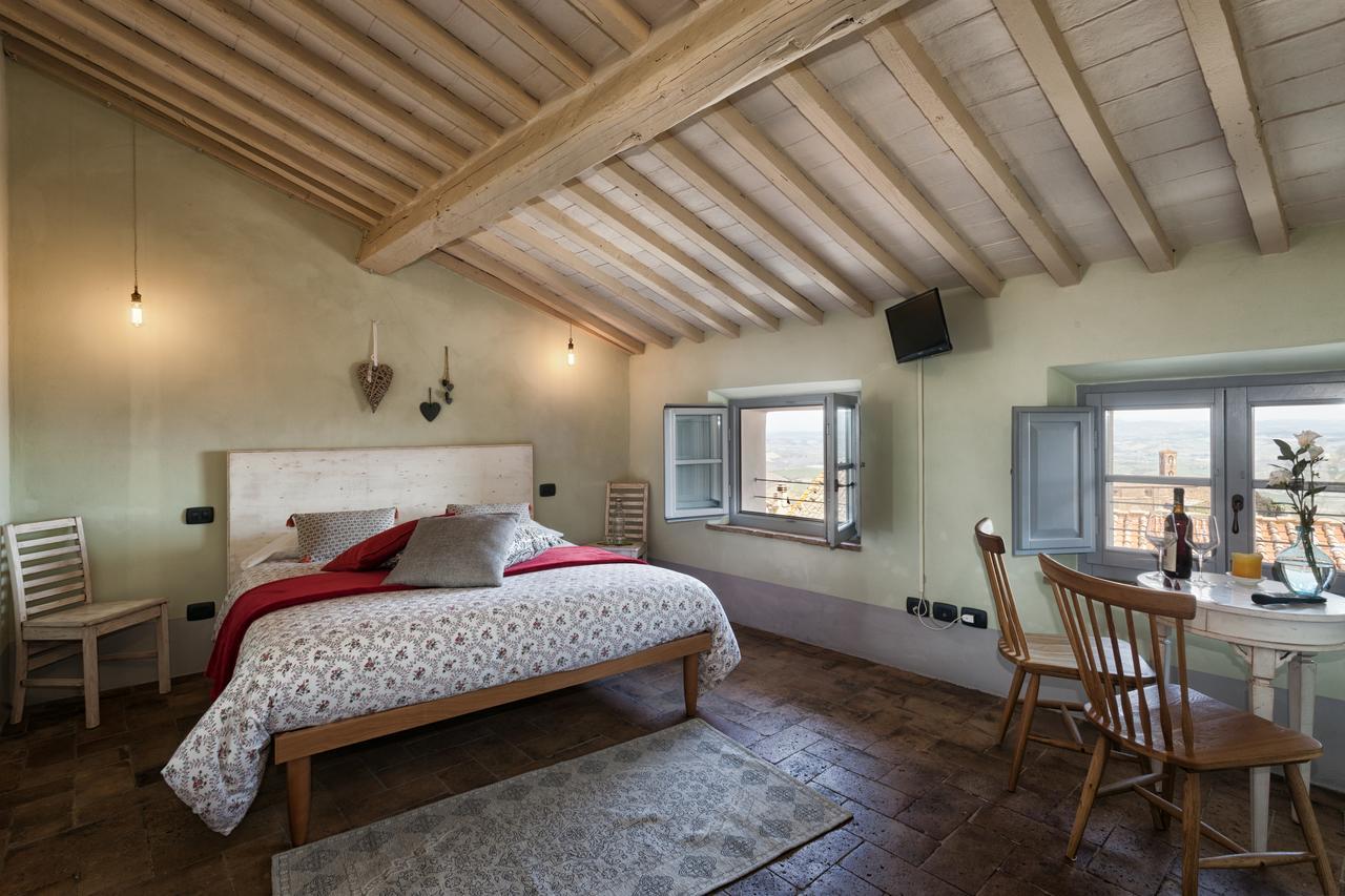 Scalette Di Piazza B&B Монтальчино Экстерьер фото