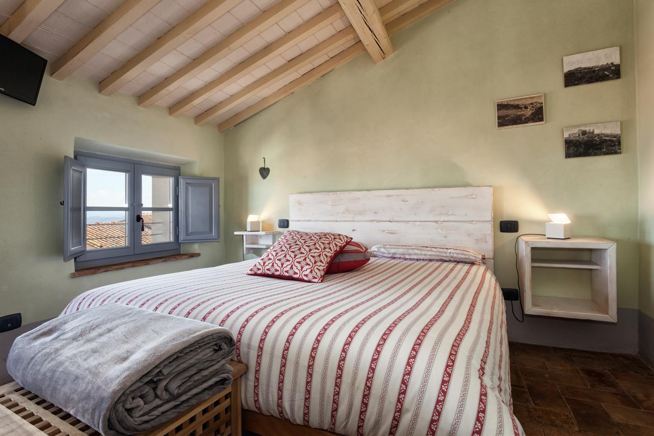 Scalette Di Piazza B&B Монтальчино Экстерьер фото