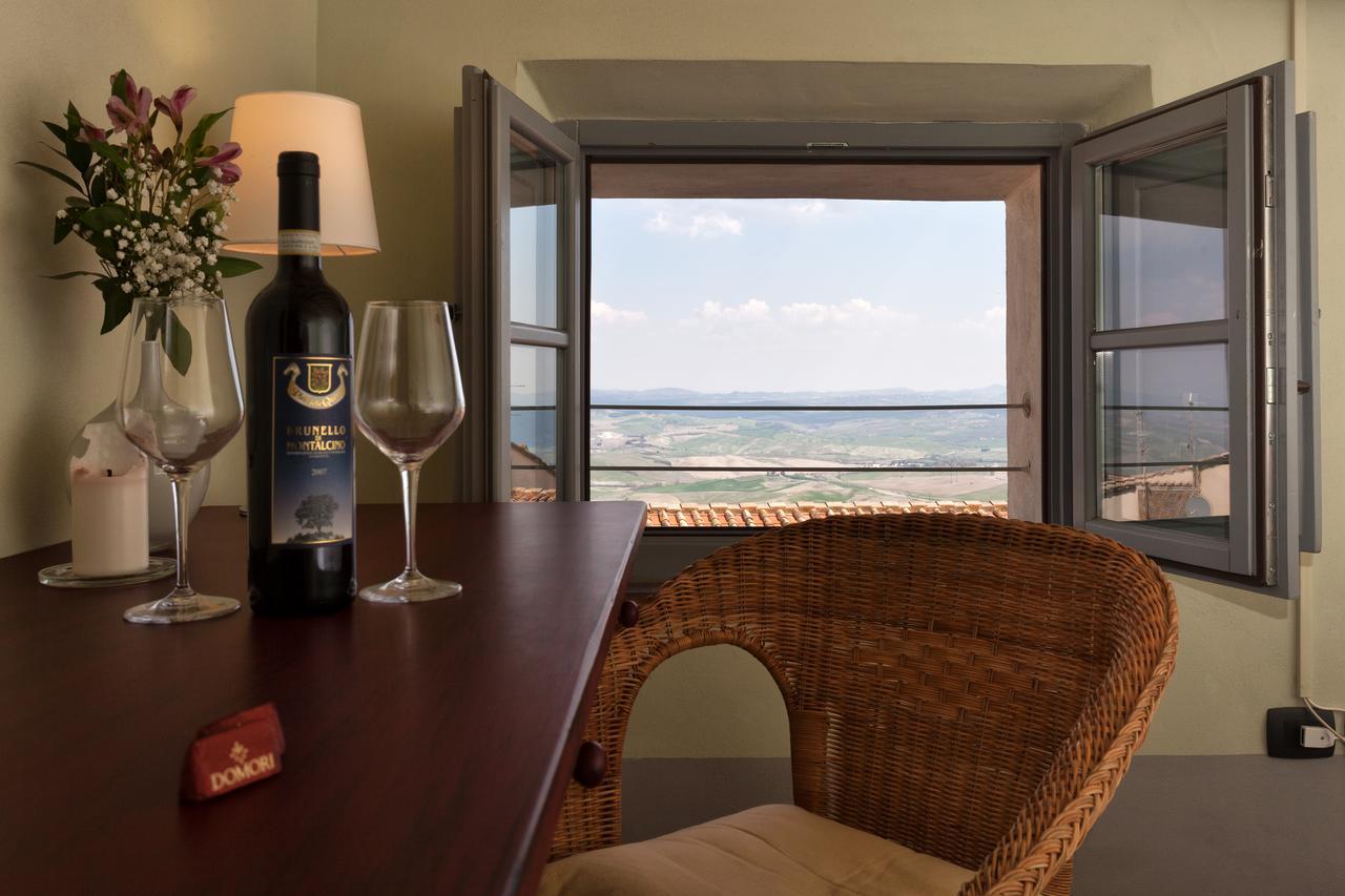 Scalette Di Piazza B&B Монтальчино Экстерьер фото