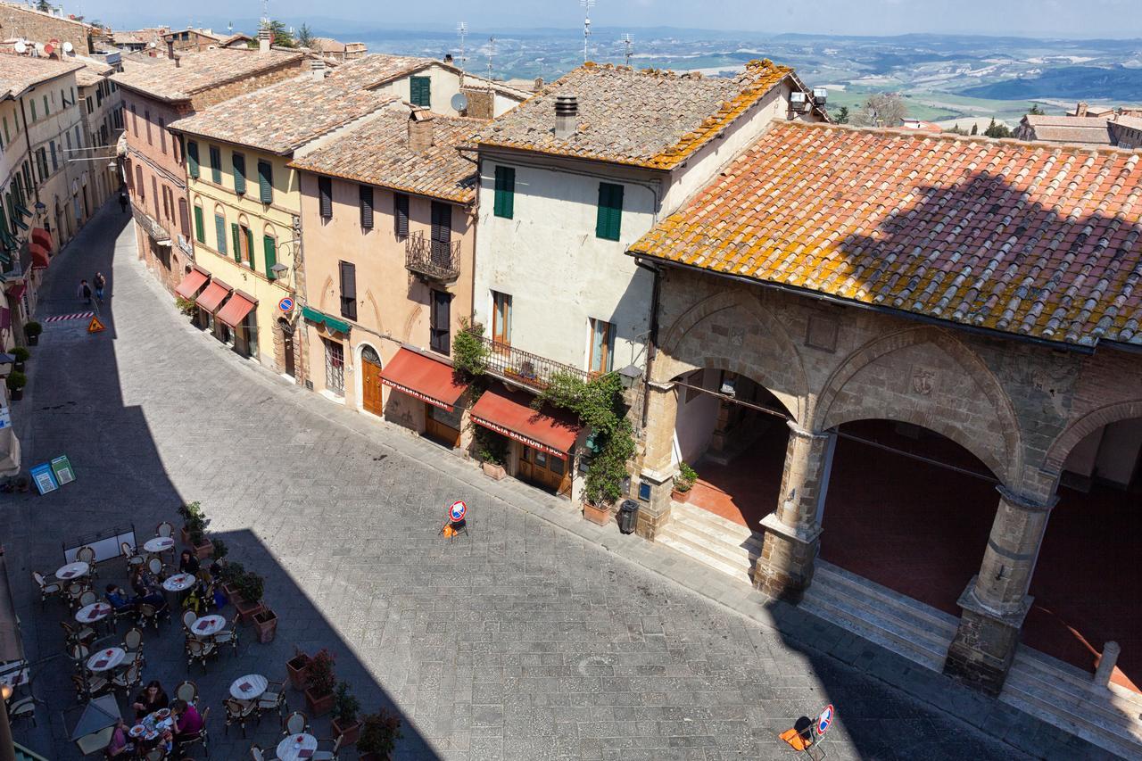 Scalette Di Piazza B&B Монтальчино Экстерьер фото