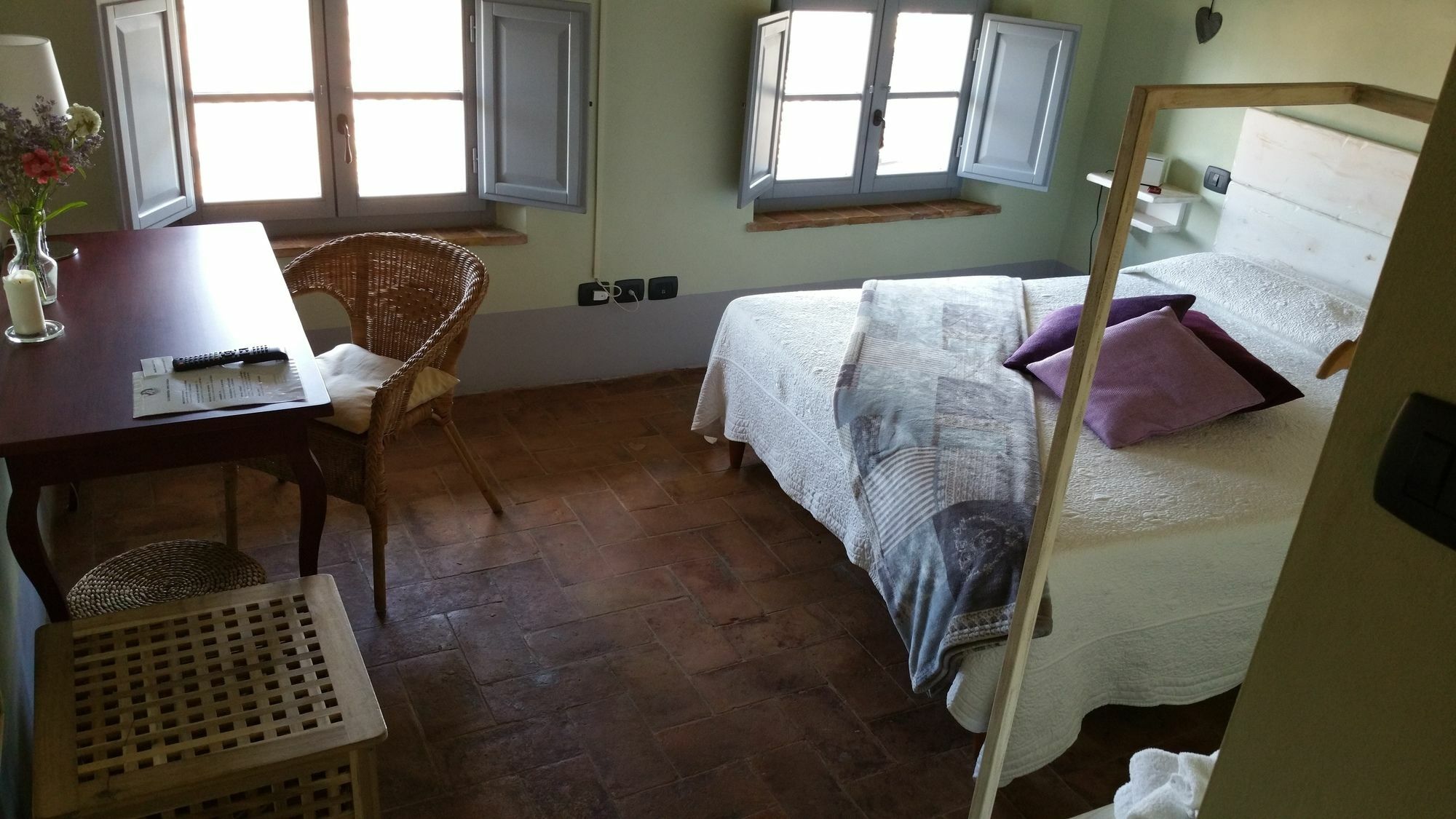 Scalette Di Piazza B&B Монтальчино Экстерьер фото